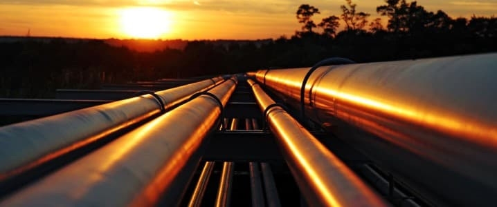 Giá xăng dầu tuần này đánh dấu thêm một tuần lao dốc, lập hat-track giảm tuần. Ảnh minh họa: Oilprice 