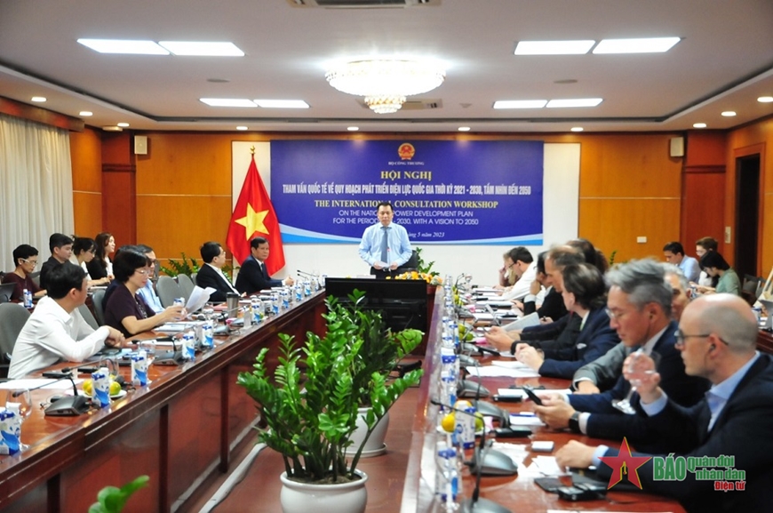Quang cảnh phiên họp.  