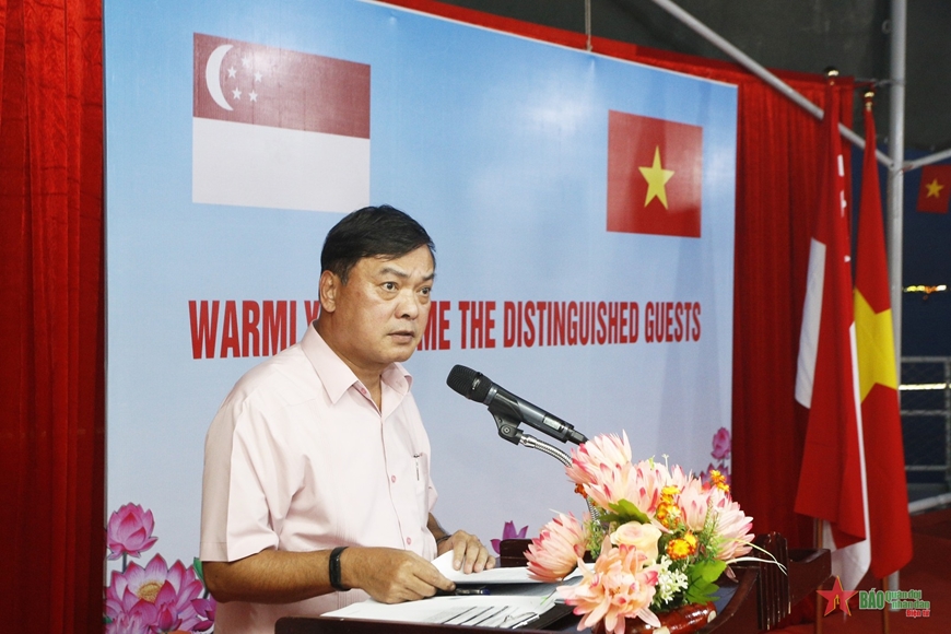 Đại sứ Mai Phước Dũng phát biểu tại tiệc chiêu đãi trên Tàu 015-Trần Hưng Đạo. 