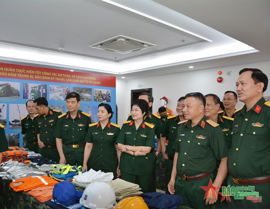 Cơ quan Tổng cục Chính trị mít tinh hưởng ứng Tháng hành động về 