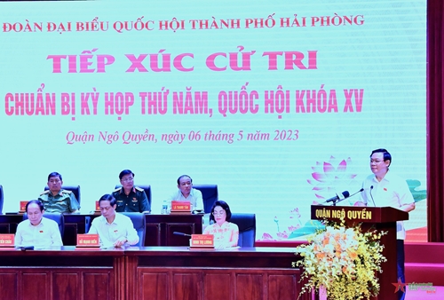 Chủ tịch Quốc hội Vương Đình Huệ tiếp xúc cử tri tại quận Ngô Quyền, thành phố Hải Phòng