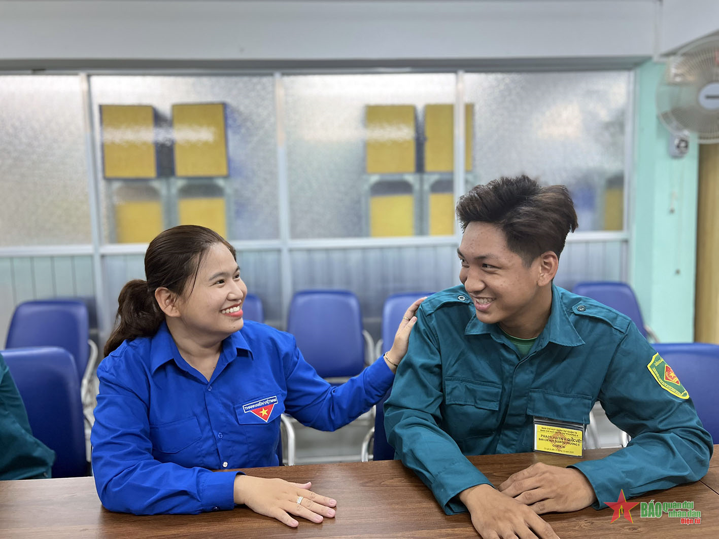 Nữ chính trị viên phó gần gũi, gương mẫu