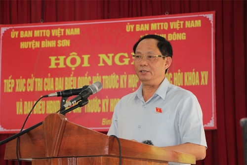 Phó chủ tịch Quốc hội Trần Quang Phương tiếp xúc cử tri tại Quảng Ngãi