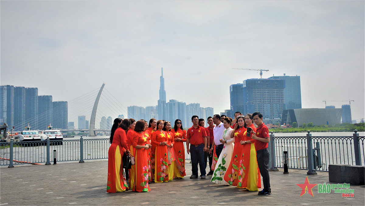 Để cơ chế đặc thù tạo xung lực giúp TP Hồ Chí Minh phát triển bền vững -  Bài 4: “Lấy xây để chống”, bảo vệ và khuyến khích nhân tài (Tiếp theo và hết)