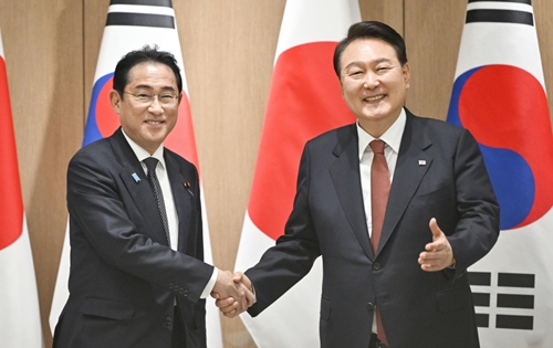 Chuyến thăm “sưởi ấm” mối quan hệ Nhật Bản - Hàn Quốc
