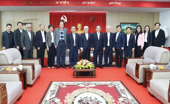 Đoàn doanh nghiệp Singapore đến thăm và làm việc tại Bình Dương vừa qua.