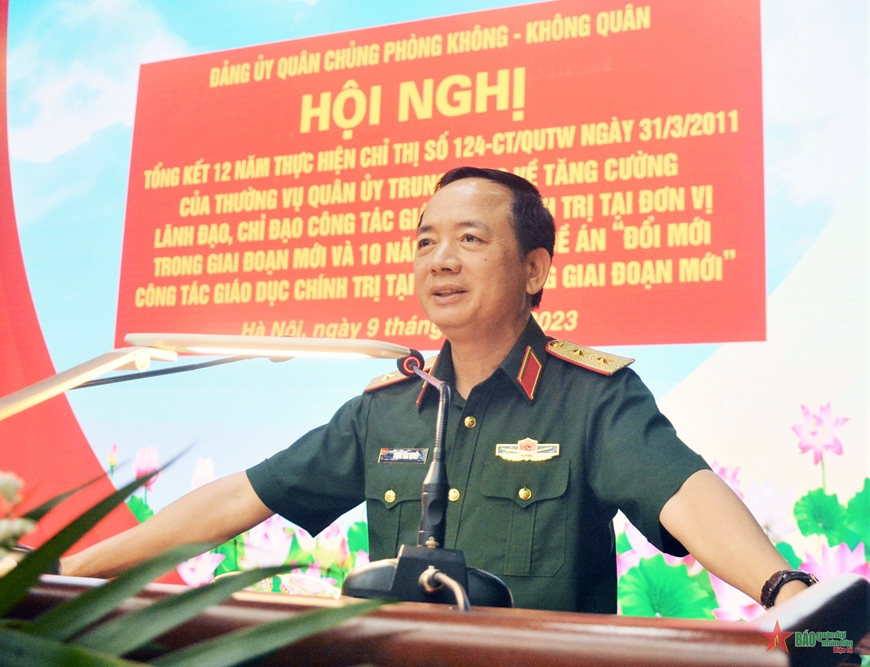  Trung tướng Trịnh Văn Quyết phát biểu tại hội nghị. 