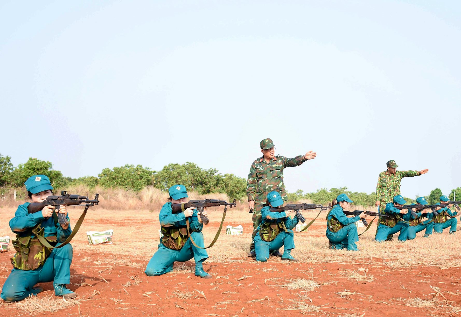 Huấn luyện lực lượng tự vệ giỏi