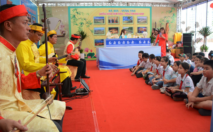 Đờn ca tài tử về với cội nguồn