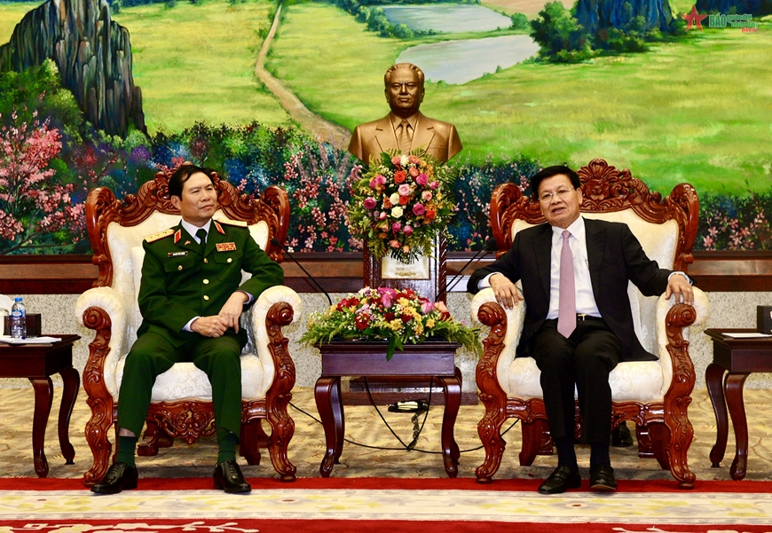 Thượng tướng Nguyễn Tân Cương hội kiến Tổng Bí thư, Chủ tịch nước Cộng hòa Dân chủ nhân dân Lào Thongloun Sisoulith. 