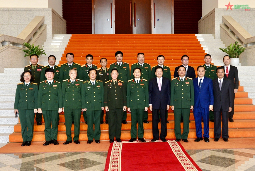 Thượng tướng Nguyễn Tân Cương hội kiến Tổng Bí thư, Chủ tịch nước Cộng hòa Dân chủ nhân dân Lào Thongloun Sisoulith.