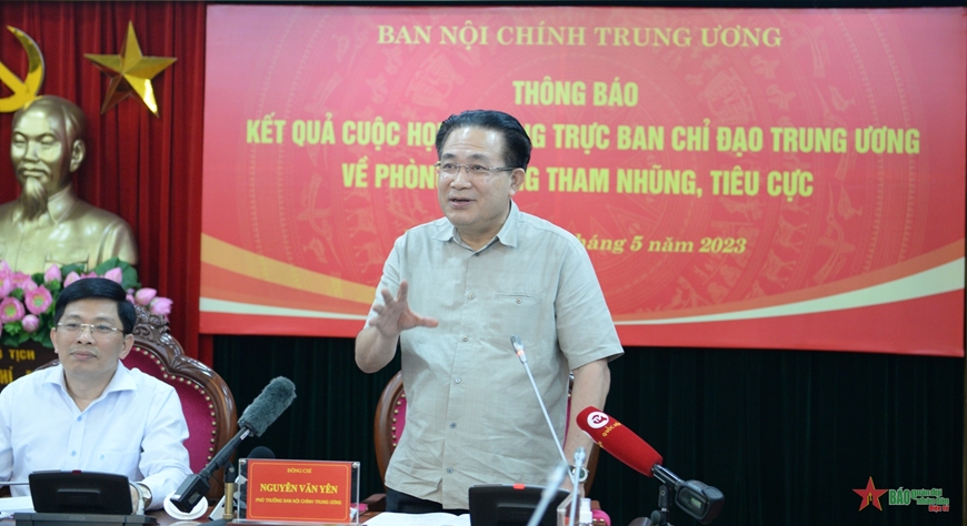  Đồng chí Nguyễn Văn Yên, Phó trưởng Ban Nội chính Trung ương trả lời các câu hỏi của phóng viên.