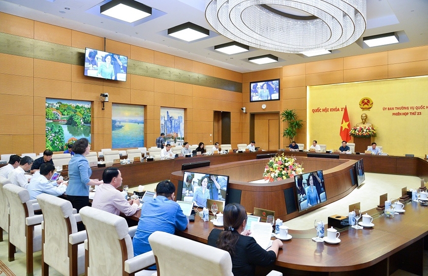 Quang cảnh phiên họp.