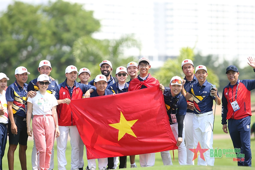  Lê Khánh Hưng giành HCV lịch sử cho Golf Việt Nam tại SEA Games 32. Ảnh: VIỆT AN