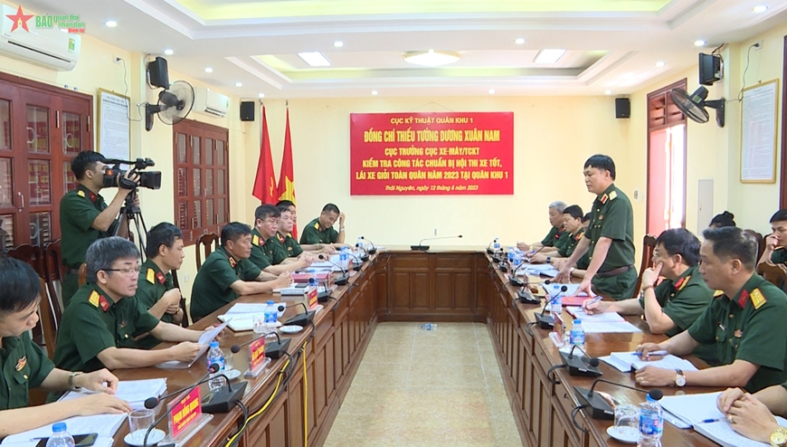  Quang cảnh buổi làm việc giữa đoàn công tác với thủ trưởng Bộ tư lệnh Quân khu 1 và lãnh đạo, chỉ huy các đơn vị.