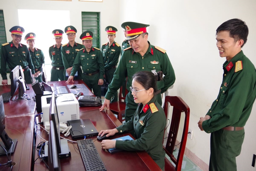 Thủ trưởng Bộ tư lệnh 86 kiểm tra công tác huấn luyện tại Lữ đoàn 3 (tháng 3-2023). 