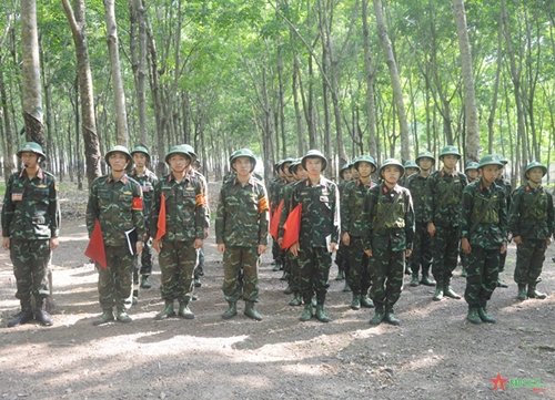Bộ CHQS tỉnh Bình Phước tập huấn phương pháp kiểm tra chiến sĩ mới năm 2023