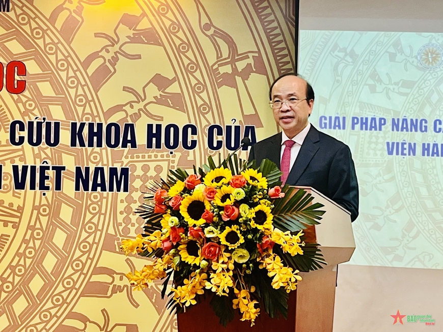  Tiến sĩ Phan Chí Hiếu, Chủ tịch Viện Hàn lâm Khoa học xã hội Việt Nam phát biểu tại hội thảo.