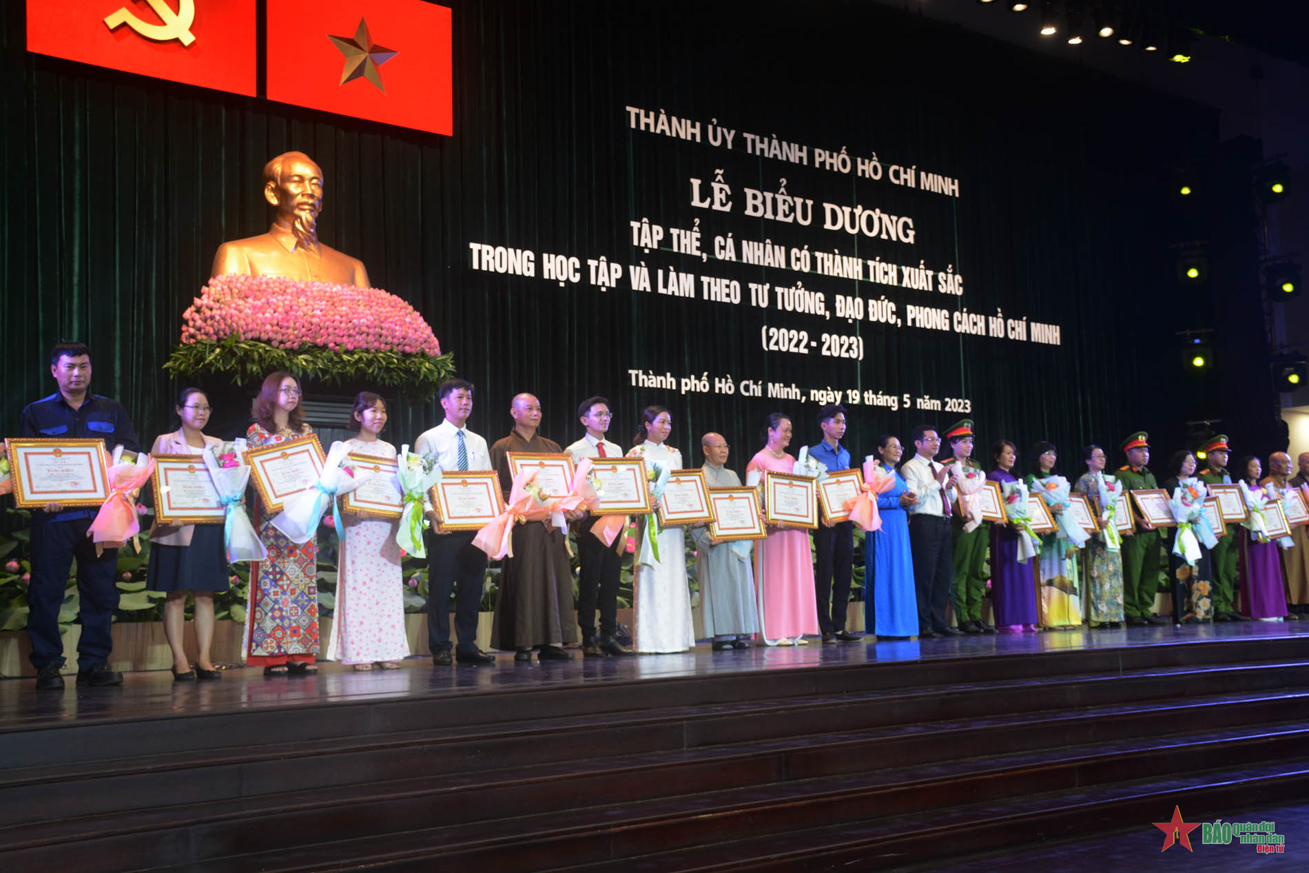 Thành ủy TP Hồ Chí Minh biểu dương 118 tập thể, 184 cá nhân điển hình làm theo lời Bác