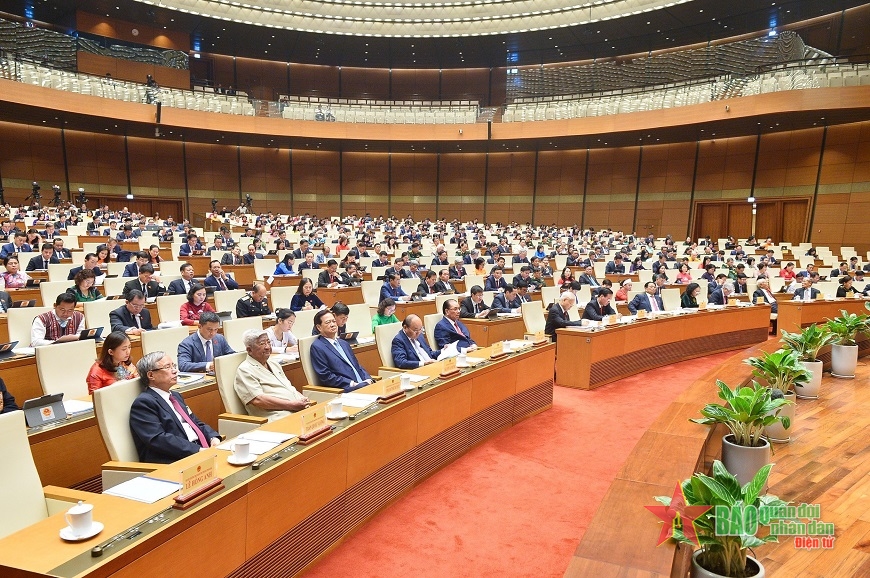 Các đồng chí lãnh đạo, nguyên lãnh đạo Đảng, Nhà nước và đại biểu Quốc hội dự khai mạc. 