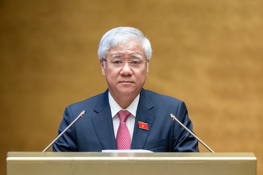 Chủ tịch Ủy ban Trung ương Mặt trận Tổ quốc Việt Nam Đỗ Văn Chiến  trình bày Báo cáo tổng hợp ý kiến, kiến nghị của cử tri và nhân dân gửi đến kỳ họp thứ năm, Quốc hội khóa XV.