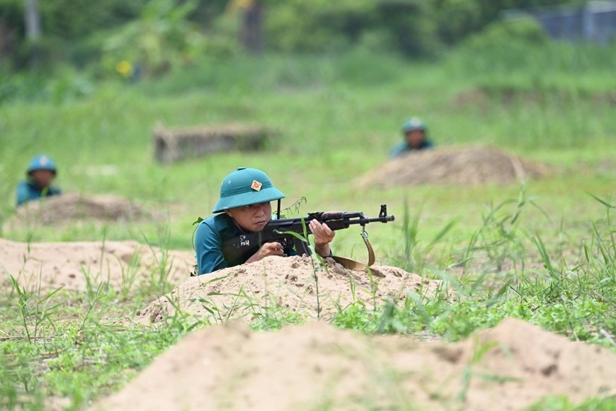 Lực lượng dân quân tự vệ TP Cần Thơ tham gia diễn tập khu vực phòng thủ. 