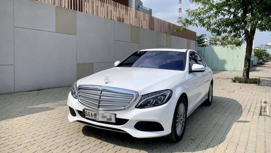 Chiếc xe Mercedes-Benz C250 Exclusive bị 