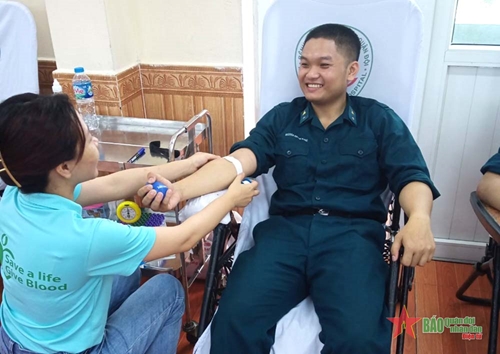 Chiến sĩ mới 11 lần hiến máu tình nguyện