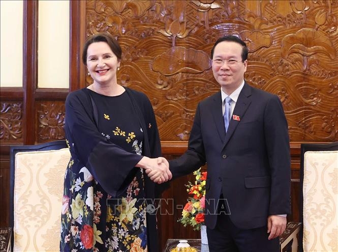 Chủ tịch nước Võ Văn Thưởng tiếp Đại sứ Slovenia Alenka Suhadolnik trình Quốc thư sang nhận nhiệm kỳ công tác tại Việt Nam.  
