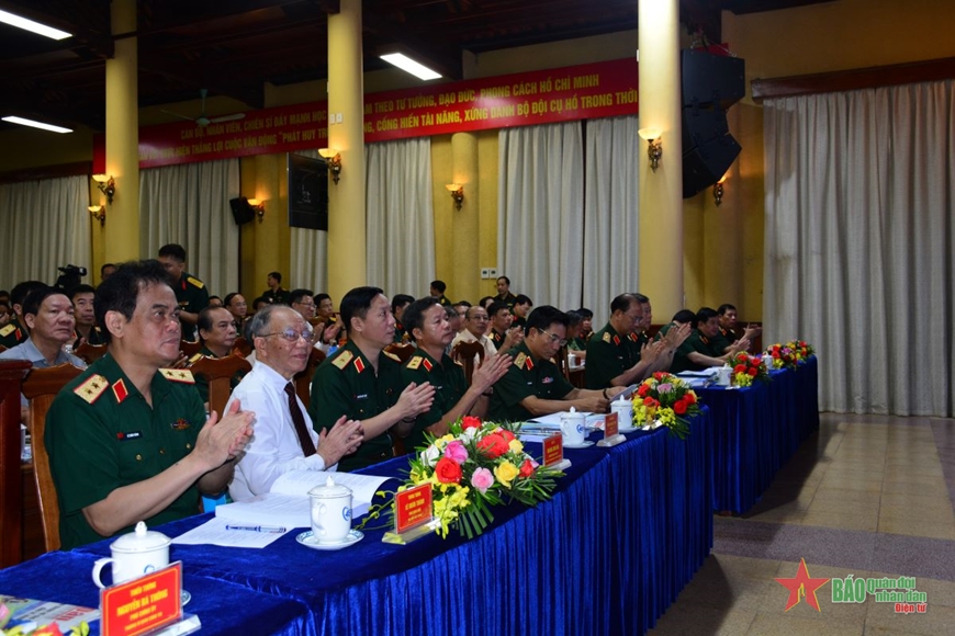  Các đại biểu tham dự Hội thảo khoa học "Phát huy giá trị di tích Chủ tịch Hồ Chí Minh vào giáo dục chính trị trong Quân đội nhân dân Việt Nam".