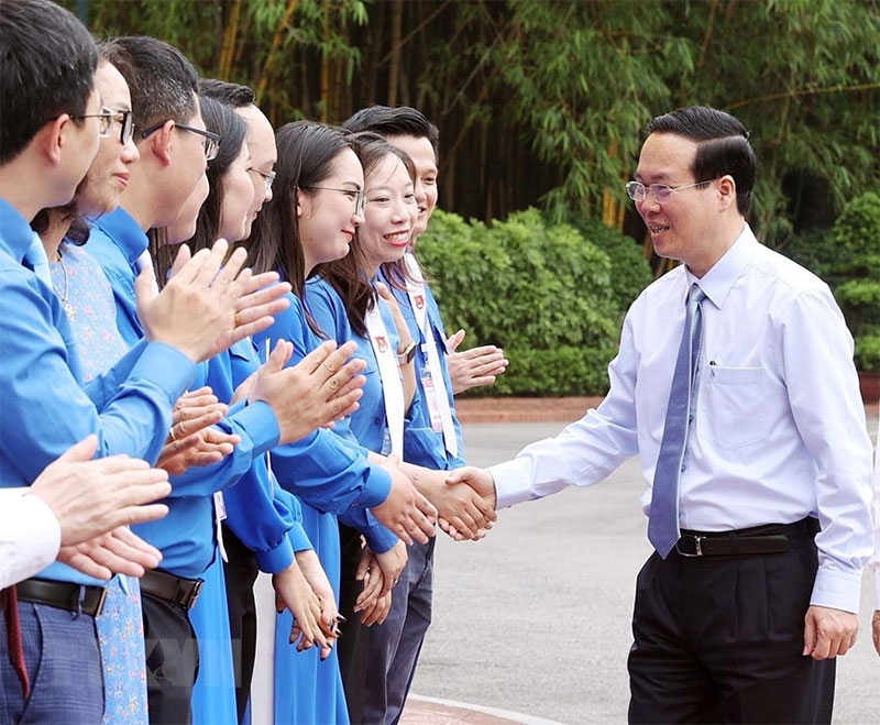 Chủ tịch nước Võ Văn Thưởng gặp mặt thân mật 75 thanh niên tiên tiến làm theo lời Bác năm 2023 của Đoàn Thanh niên Cộng sản Hồ Chí Minh Khối các cơ quan Trung ương. Ảnh: TTXVN 