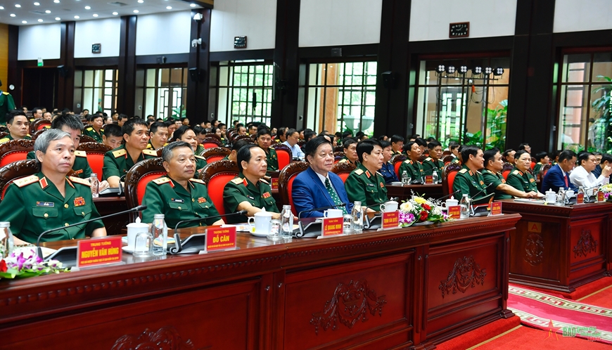  Đại tướng Lương Cường và các đại biểu tham dự buổi lễ.