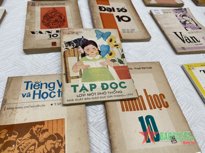 Giải nhiệt giá sách giáo khoa