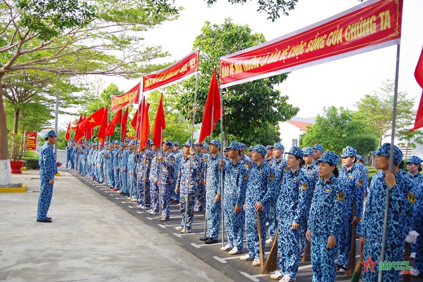 Quang cảnh buổi phát động.  