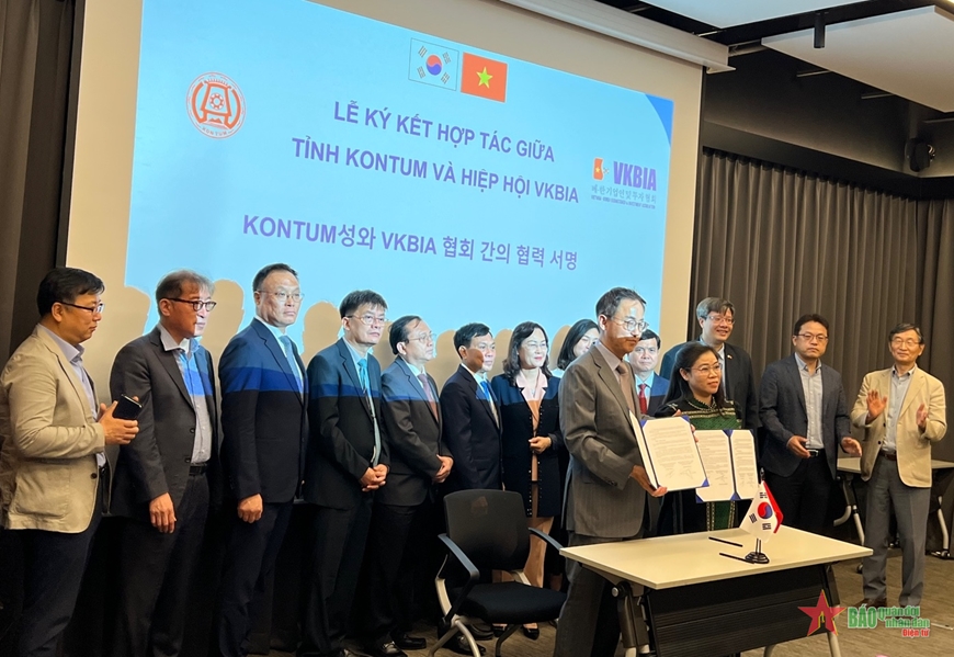 &nbsp;Lễ k&yacute; kết hợp t&aacute;c giữa VKBIA v&agrave; c&aacute;c địa phương Việt Nam.&nbsp;
