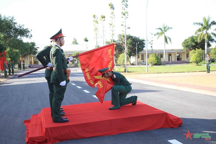 Chiến sĩ mới tuyên thệ. 