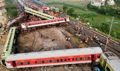 Vụ tai nạn đường sắt tại Ấn Độ: Số người thiệt mạng tăng lên gần 290 người