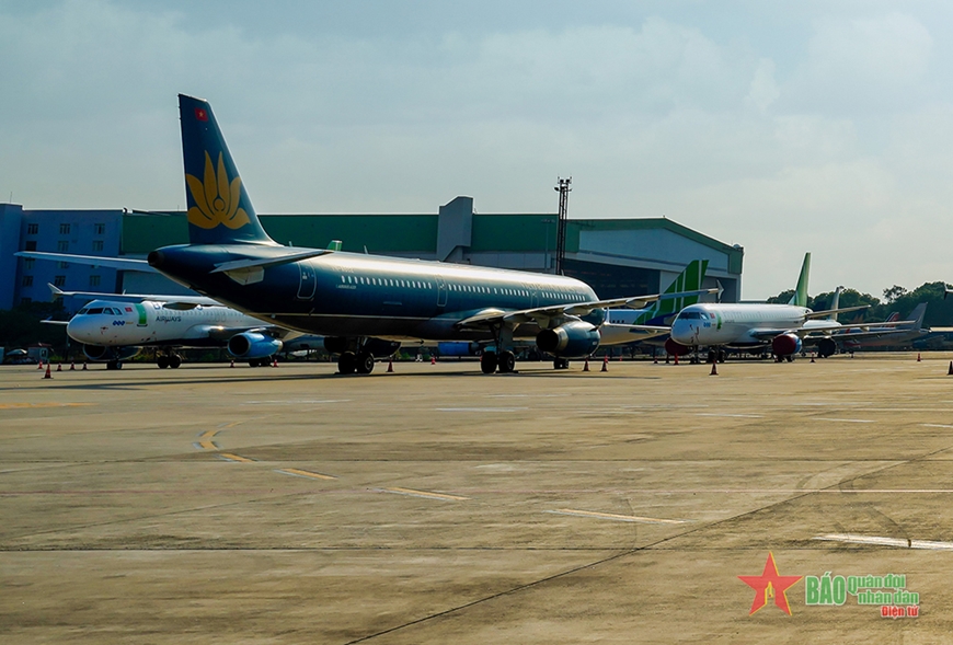  Bảo đảm an toàn hoạt động bay là ưu tiên hàng đầu tại Cảng hàng không quốc tế Nội Bài. Ảnh: PHAN CÔNG 
 