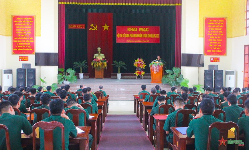 Toàn cảnh lễ khai mạc hội thi. 