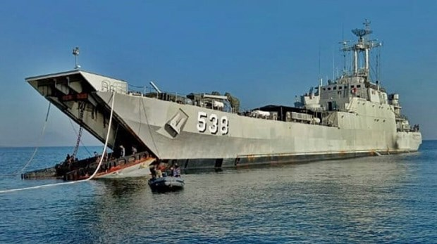Tàu chiến Indonesia gặp hỏa hoạn khi đang tuần tra