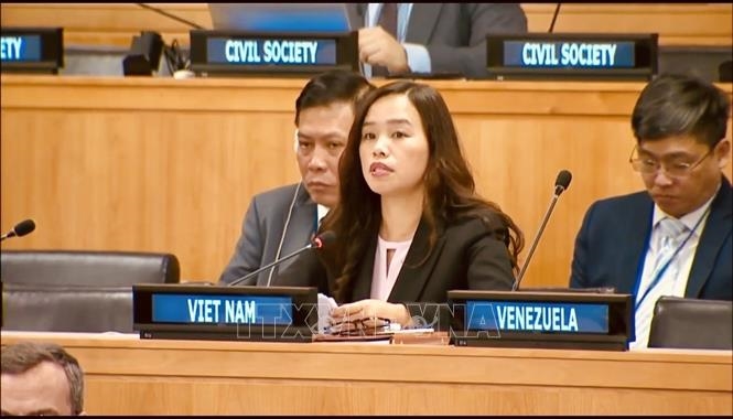 Tham tán công sứ Lê Thị Minh Thoa, Phó trưởng Phái đoàn đại diện thường trực Việt Nam tại LHQ, phát biểu tại phiên họp. 