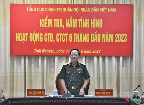 Trung tướng Trịnh Văn Quyết kiểm tra hoạt động công tác Đảng, công tác chính trị tại Quân khu 1