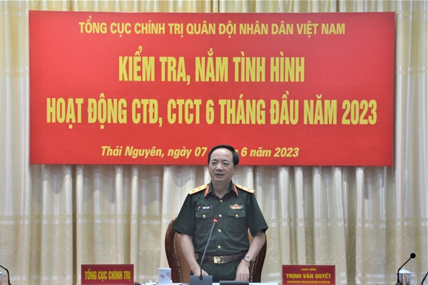 Trung tướng Trịnh Văn Quyết kiểm tra hoạt động công tác Đảng, công tác chính trị tại Quân khu 1