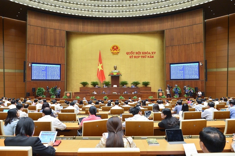 Ngày 7-6, dưới sự chủ trì điều hành của Chủ tịch Quốc hội Vương Đình Huệ, Quốc hội tiếp tục tiến hành chất vấn và trả lời chất vấn của đại biểu Quốc hội với các phiên họp toàn thể tại Nhà Quốc hội.