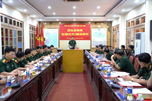 Trung tướng Nguyễn Văn Gấu kiểm tra hoạt động công tác Đảng, công tác chính trị tại Quân khu 5