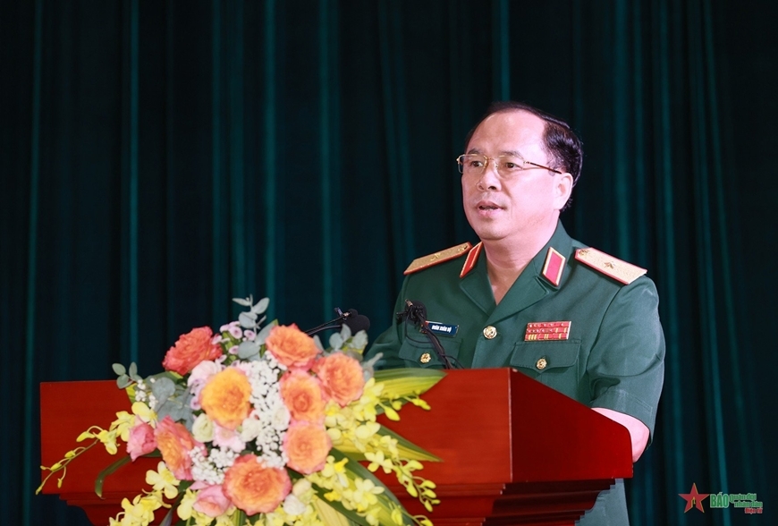 Thiếu tướng Đoàn Xuân Bộ, Ủy viên Ban thường vụ Hội Nhà báo Việt Nam, Tổng biên tập Báo Quân đội nhân dân phát biểu tại chương trình. Ảnh: Dương Giang.