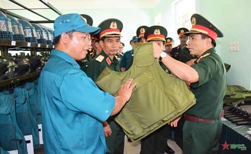 Trung tướng Nguyễn Doãn Anh: Khảo sát, kiểm tra hoạt động lực lượng dân quân tự vệ tỉnh Bình Dương