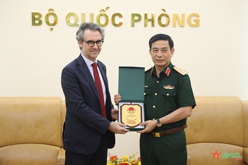 Đại tướng Phan Văn Giang tiếp Đại sứ EU tại Việt Nam
