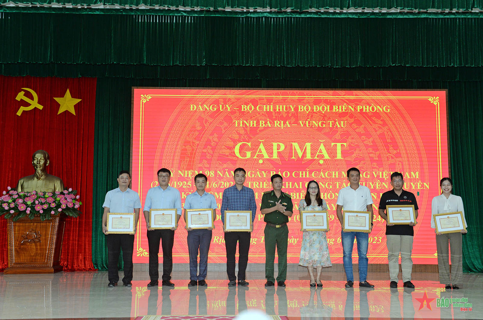 Đẩy mạnh tuyên truyền kỷ niệm 35 năm Ngày Biên phòng toàn dân