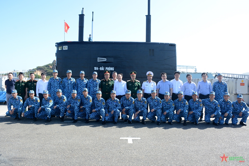  Đoàn công tác Bộ Quốc phòng, Bộ Khoa học và Công nghệ thăm Lữ đoàn Tàu ngầm 189, tháng 2-2023.